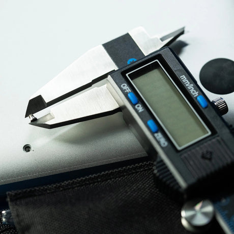 Appareil de mesure à pied à coulisse numérique Ifixit (noir)