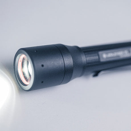 Lampe de poche Ledlenser p5 (noir, 200 lm, 6000-7500k)