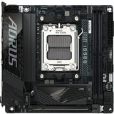 Carte mère Gigabyte B850i Aorus Pro Socket AM5 (noir, RAID, 2,5 Go-LAN, Wi-Fi 7, BT, son, Mini-ITX)