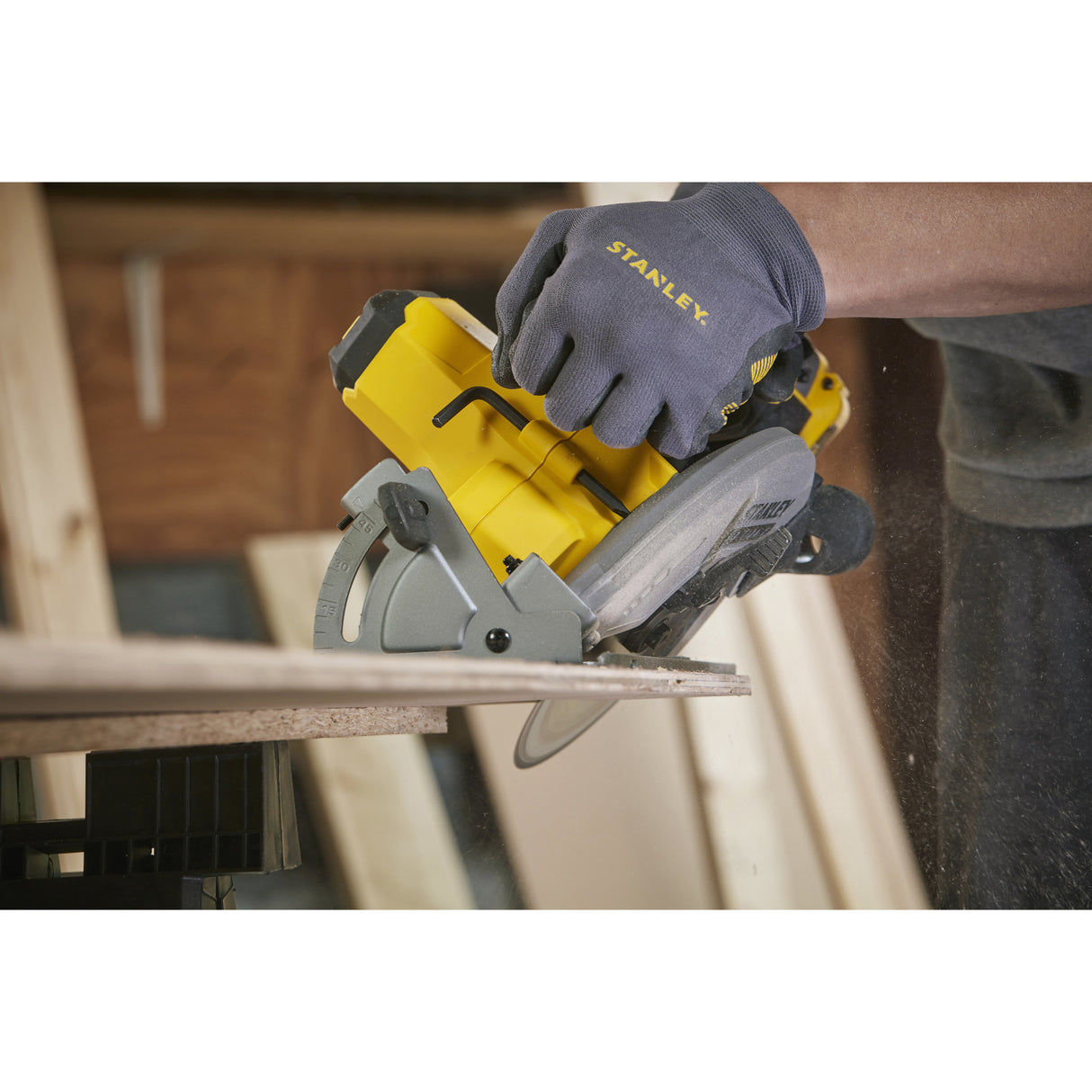 Scie circulaire manuelle Stanley fatmax v20 18v (noir jaune, batterie et chargeur non inclus)