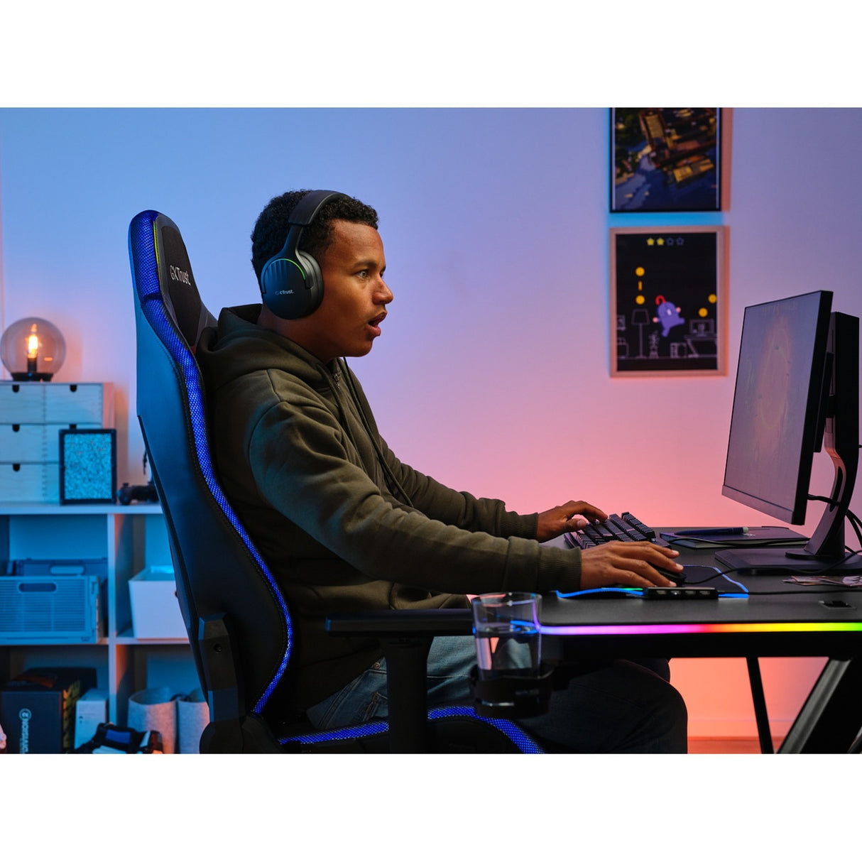 Bureau de jeu Trust GXT 709 Luminus RGB