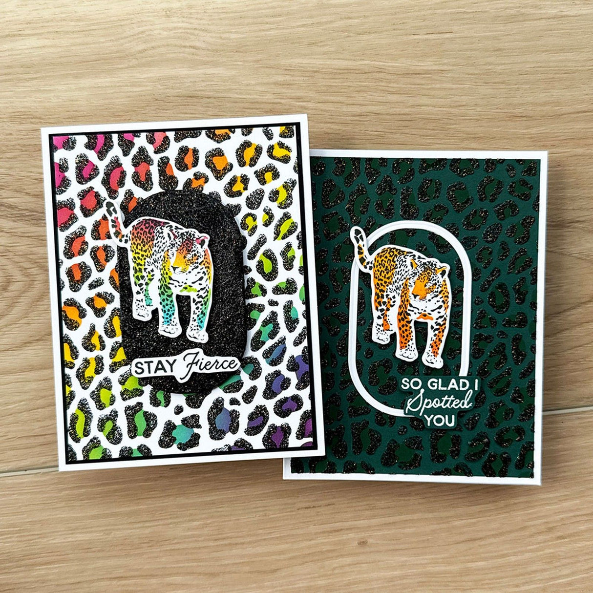 Ranger Ink Ranger • Simon Hurley crée. pochoirs léopard 2pcs