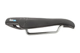 En collaboration avec Saddle en collaboration avec PN3.1 Performance étroite