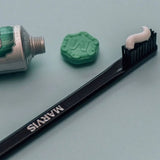 Marvis brosse à dents noire moyenne