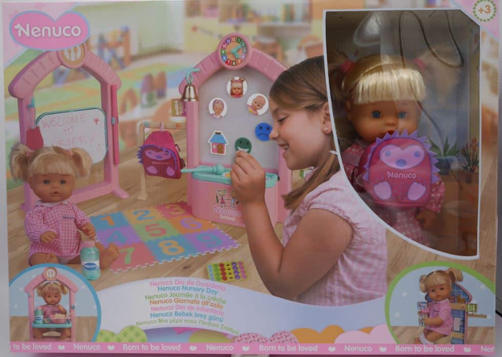 Ensemble de jeu de jour pour crèche Famosa Nenuco avec de nombreuses options de jeu