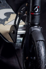 Six degrés à 2 roues étape avec pneus d'air frein à pied or noir