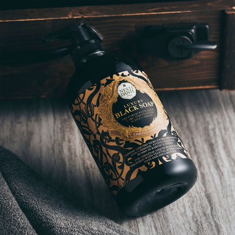 Pompe à savon noir de luxe Nesti dante 500ml