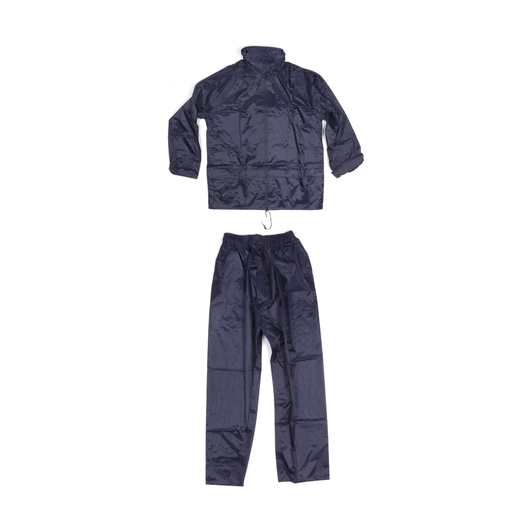 Rain Suit XXXL Blue. utrustad med 2 påsar och en huva bearbetad i kragen